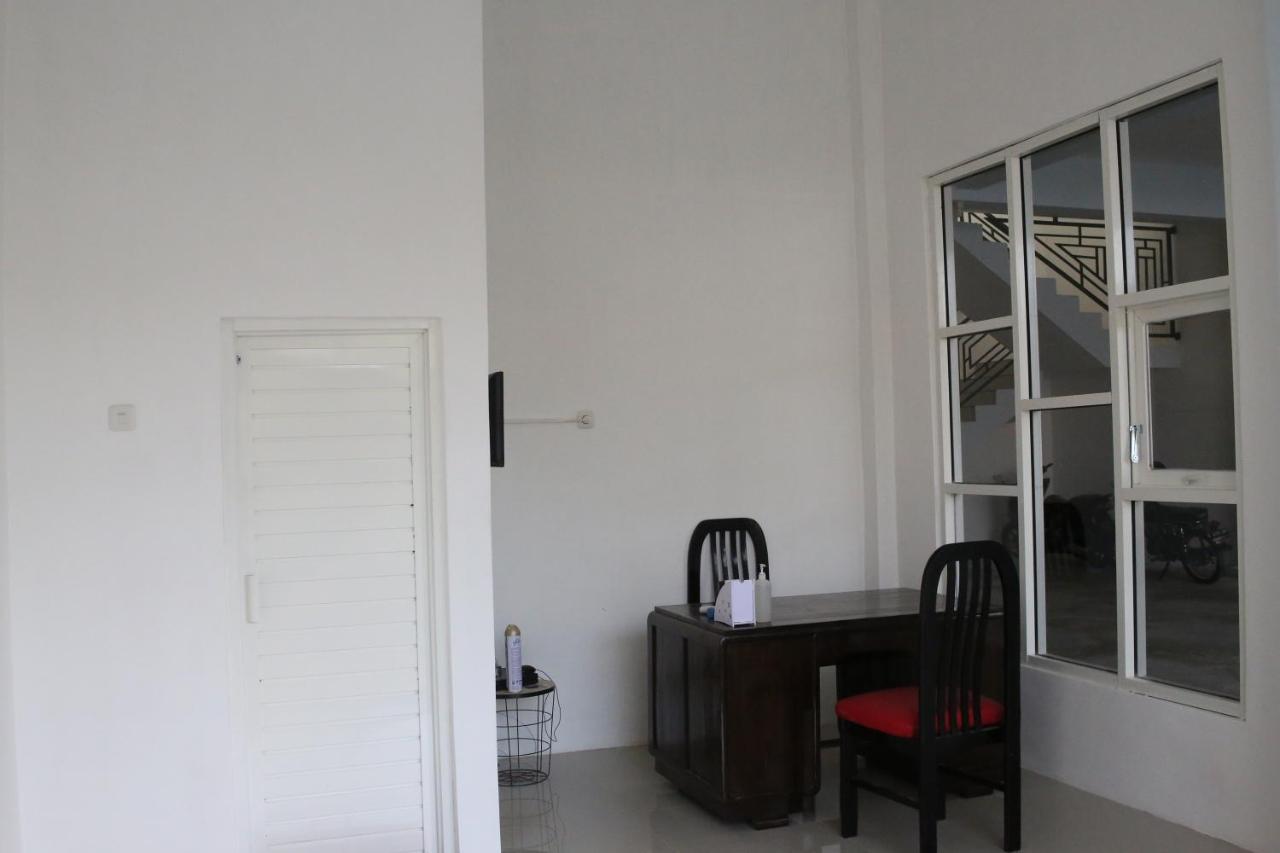 Reddoorz Syariah Near Suncity Mall Madiun Exterior photo