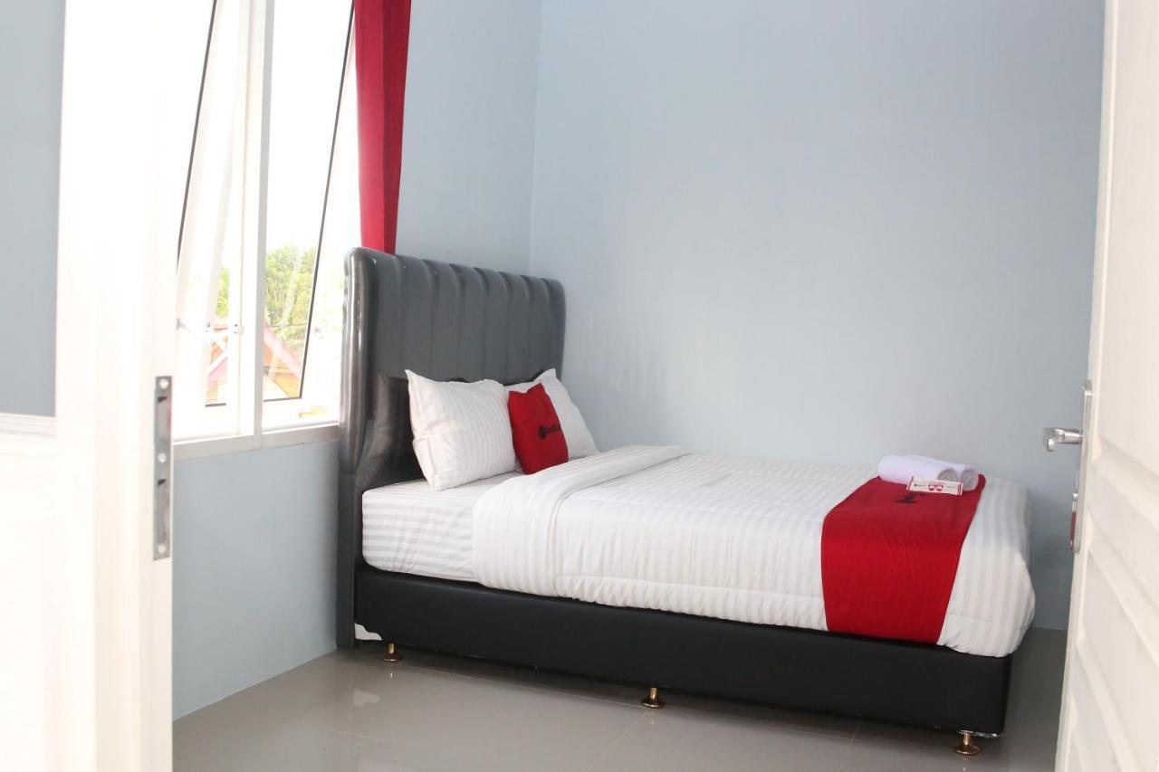 Reddoorz Syariah Near Suncity Mall Madiun Exterior photo