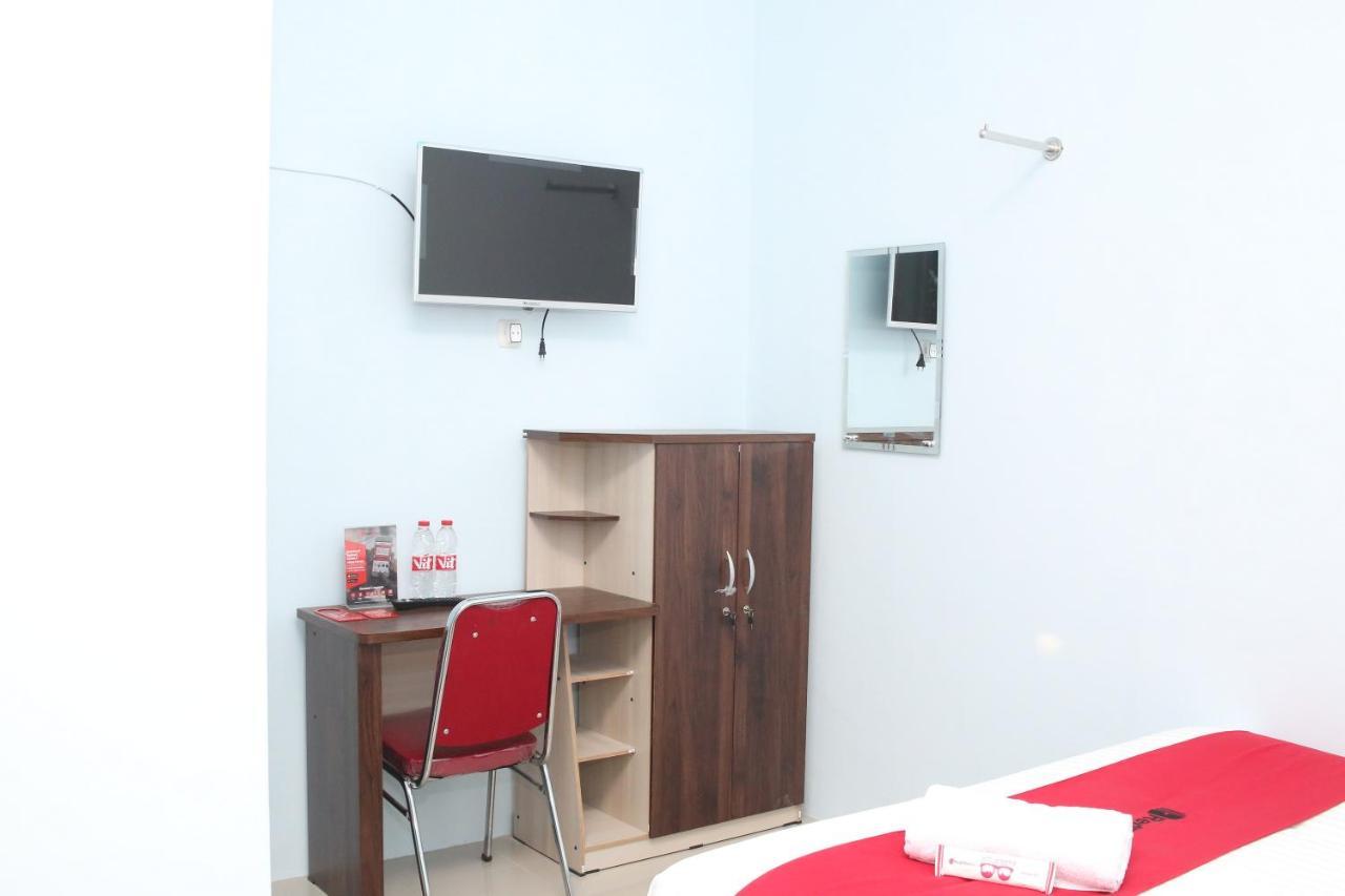 Reddoorz Syariah Near Suncity Mall Madiun Exterior photo