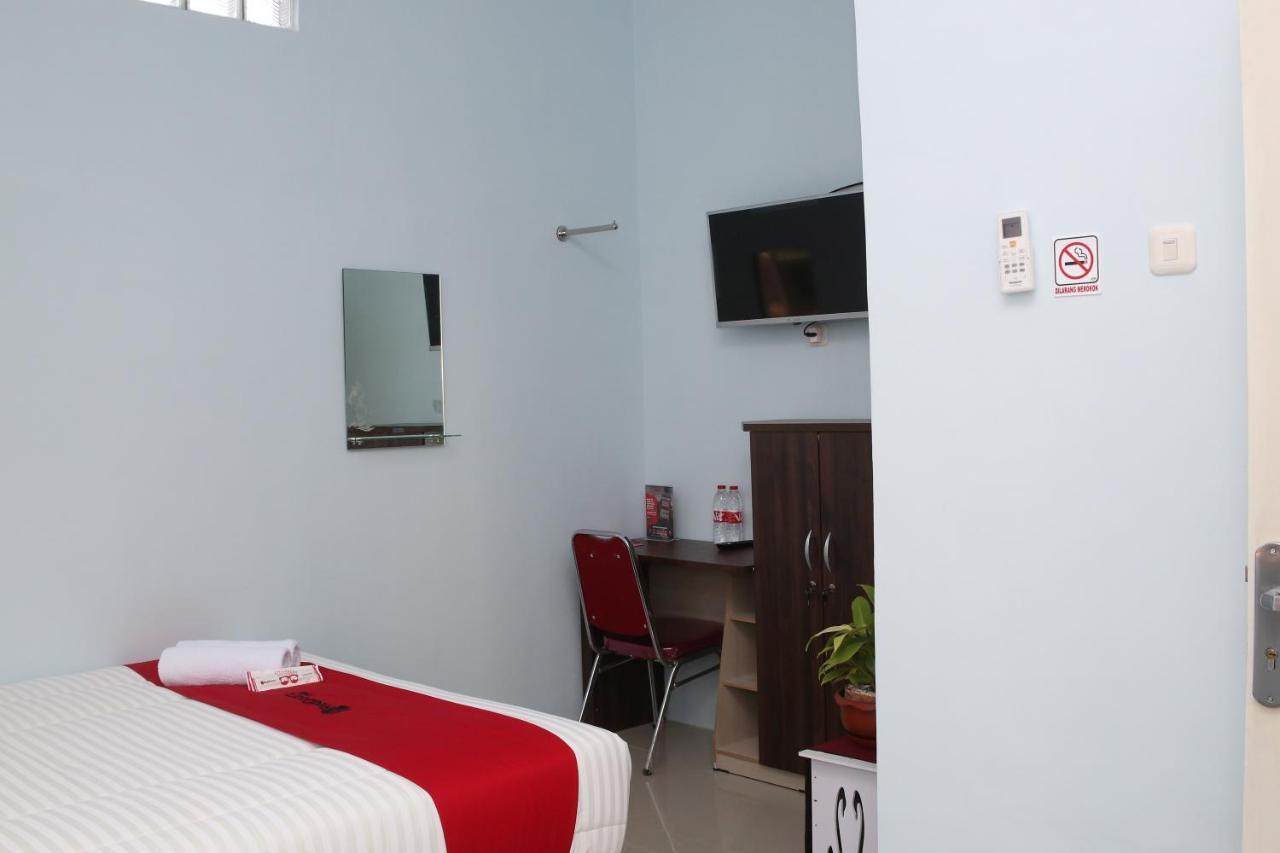 Reddoorz Syariah Near Suncity Mall Madiun Exterior photo
