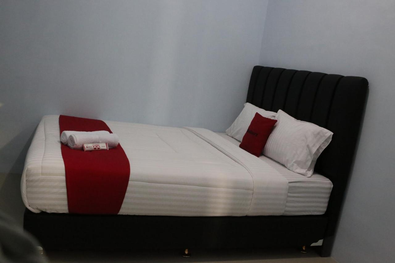 Reddoorz Syariah Near Suncity Mall Madiun Exterior photo