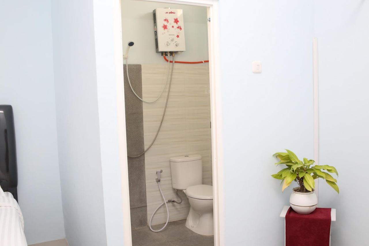 Reddoorz Syariah Near Suncity Mall Madiun Exterior photo