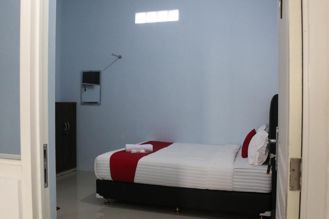 Reddoorz Syariah Near Suncity Mall Madiun Exterior photo