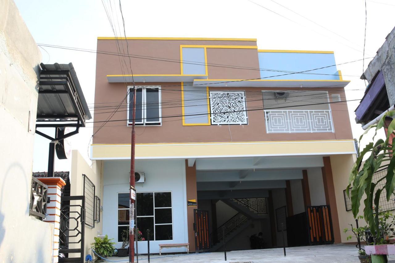 Reddoorz Syariah Near Suncity Mall Madiun Exterior photo